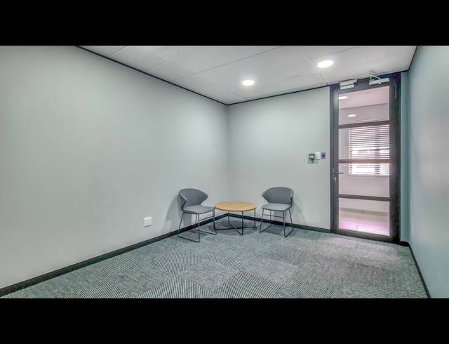 86M² BUSINESS CENTRE TO LET IN SUNNINGHILL
